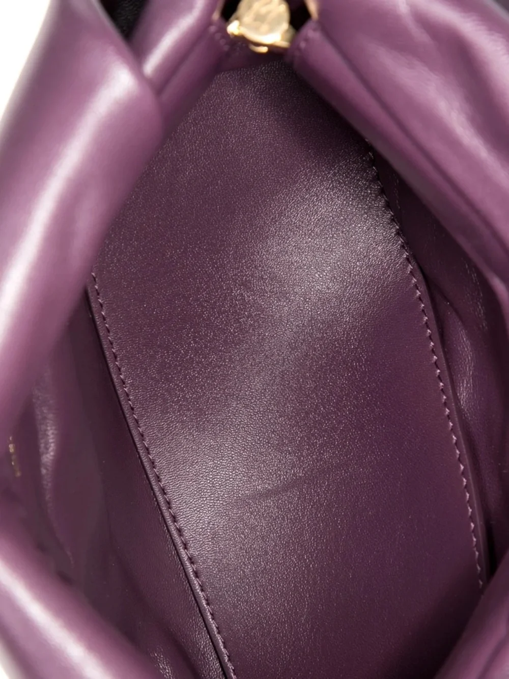 Burberry leather rose clutch - Picture 4 of 4